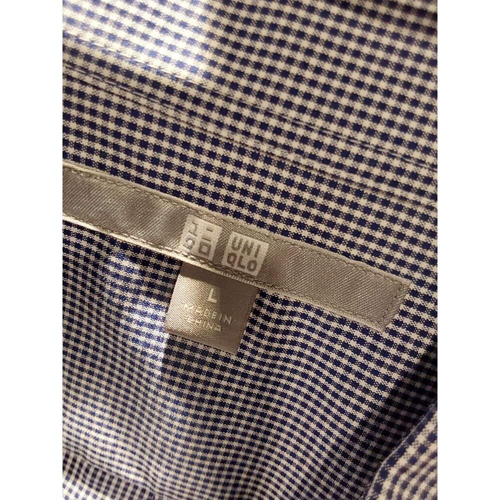 Uniqlo Men's Navy and White Check Cotton Buttondown Shirt. Size Large